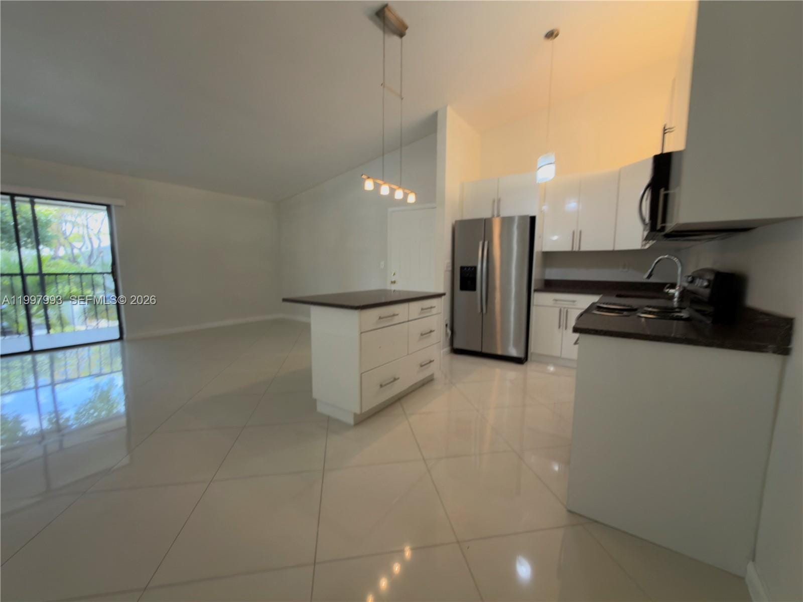 907 NE 199th Street 204, Miami, FL 33179 photo 13