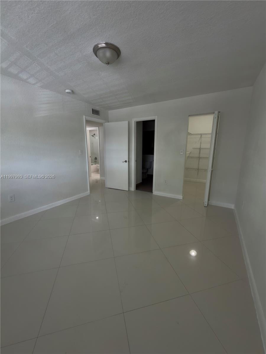 907 NE 199th Street 204, Miami, FL 33179 photo 18