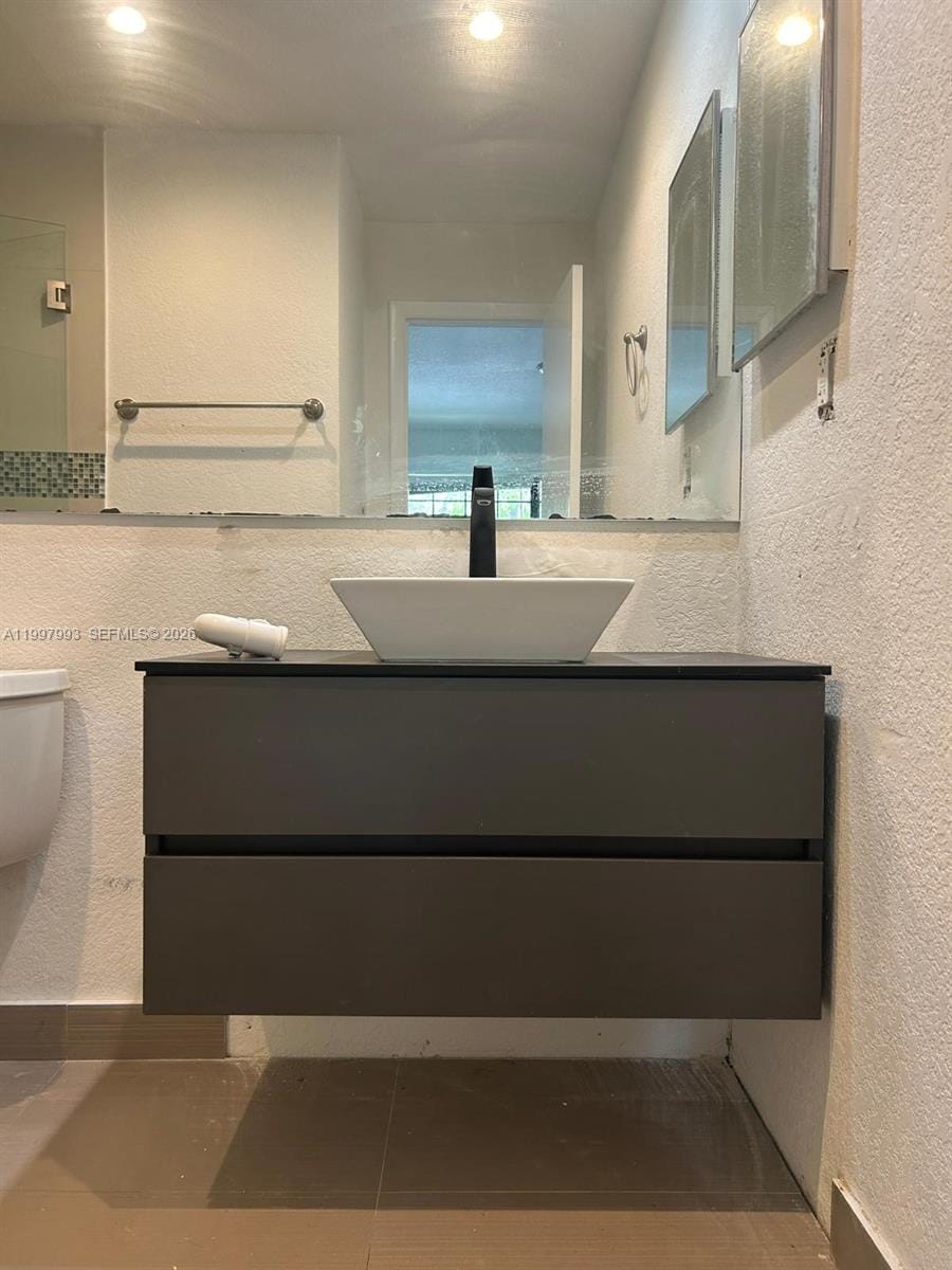 907 NE 199th Street 204, Miami, FL 33179 photo 22