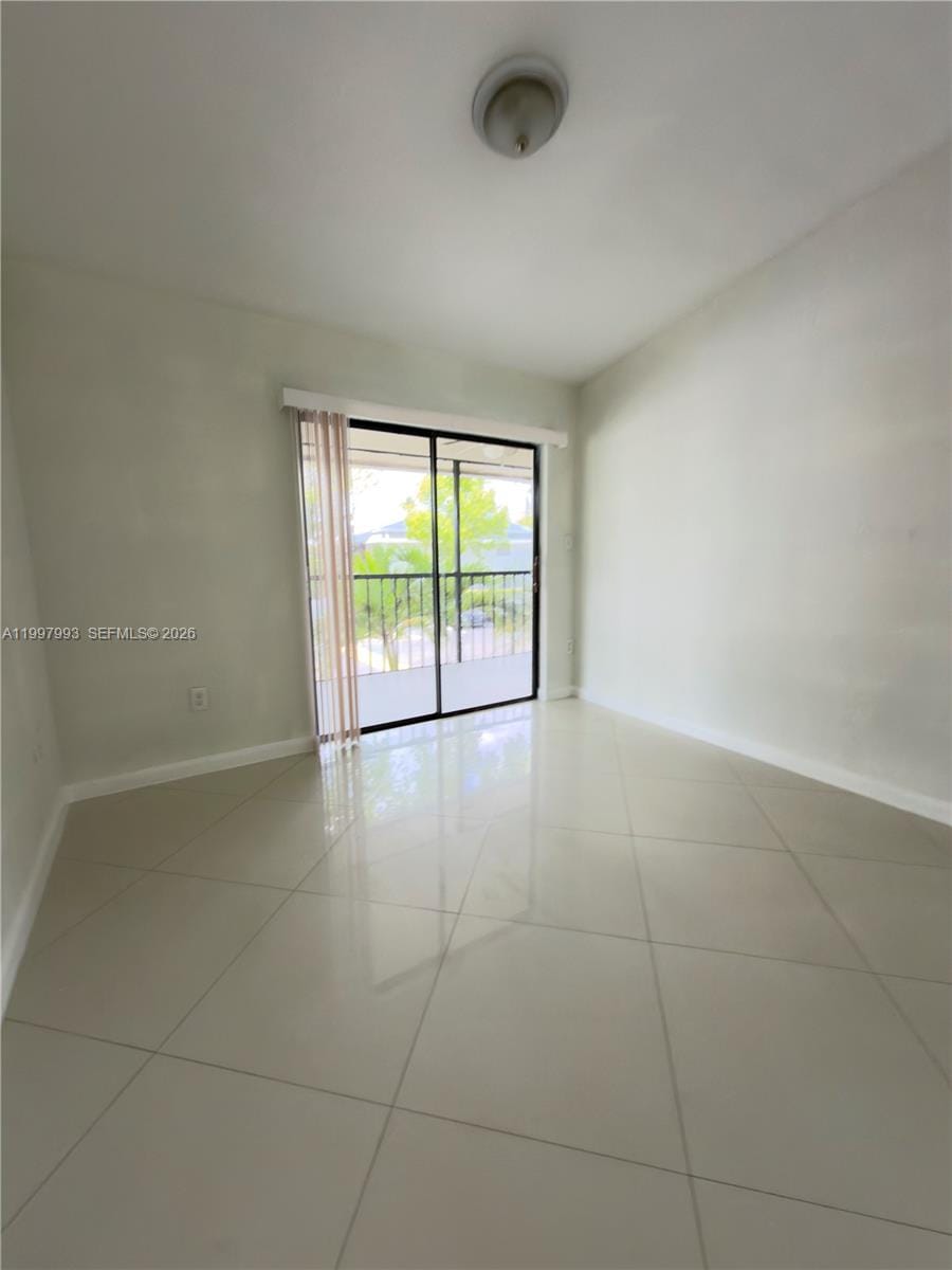 907 NE 199th Street 204, Miami, FL 33179 photo 24