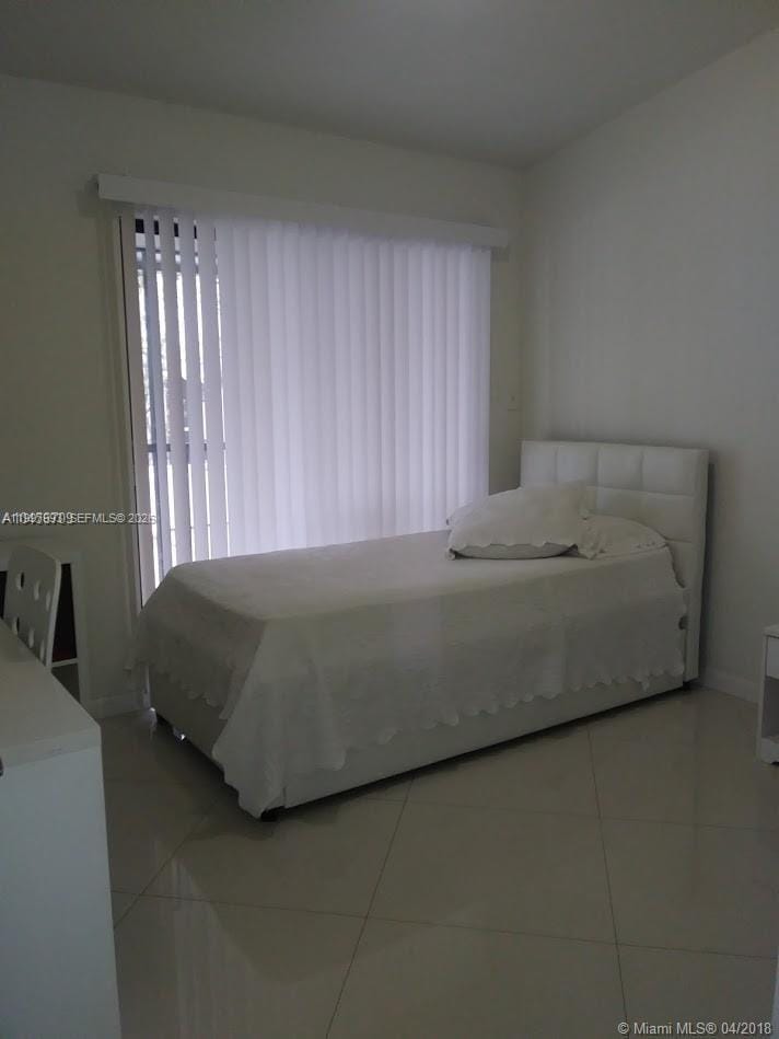 907 NE 199th Street 204, Miami, FL 33179 photo 25