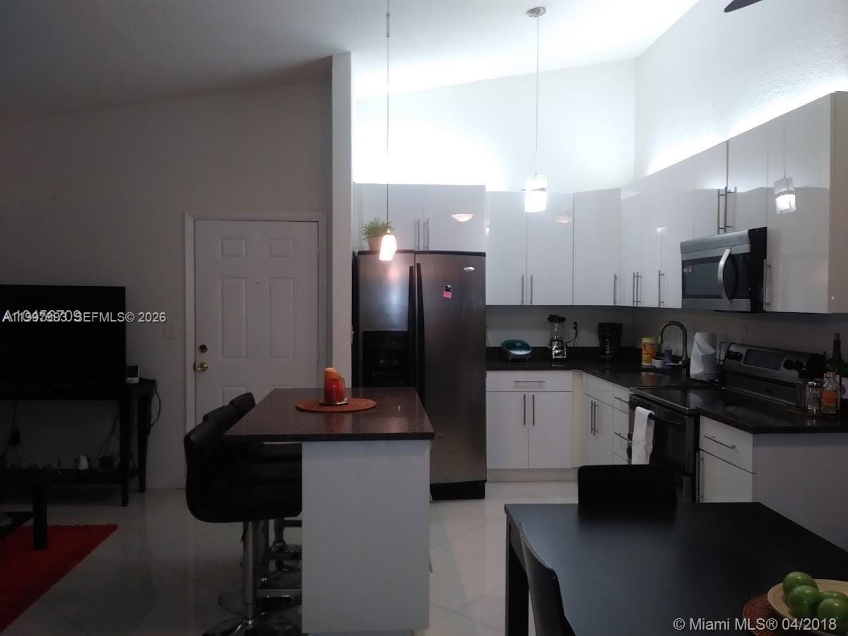907 NE 199th Street 204 — photo 5