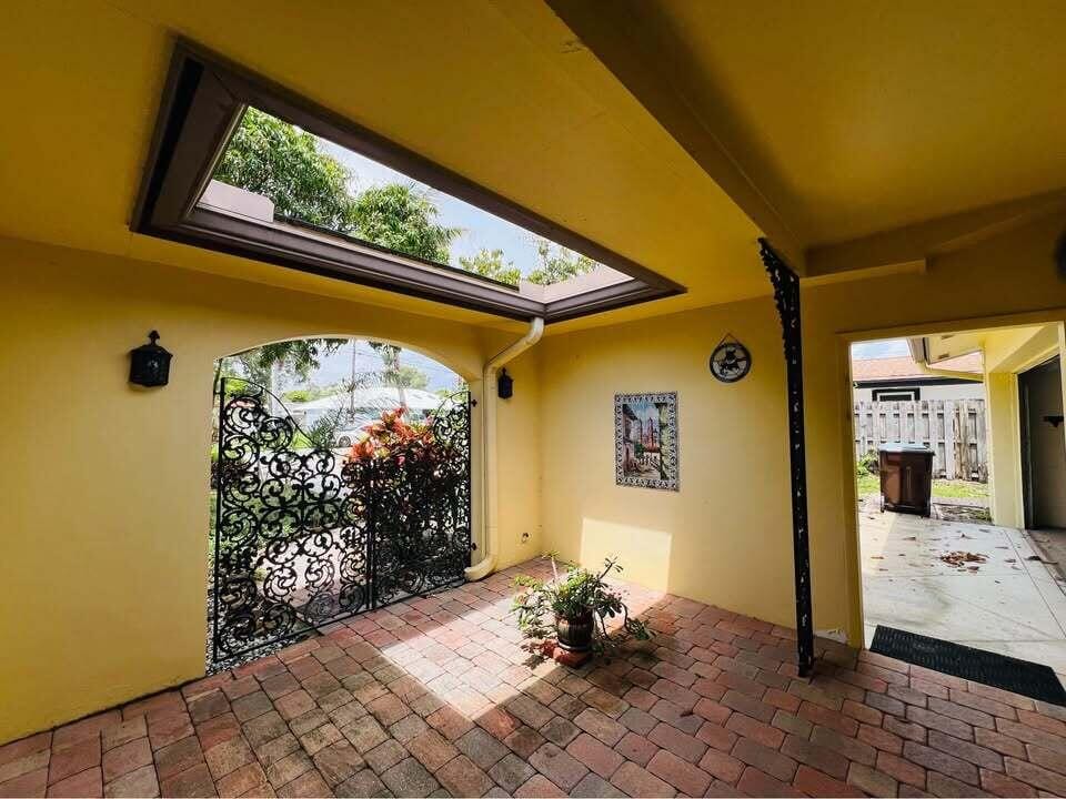7834 Edgewater Drive — photo 4