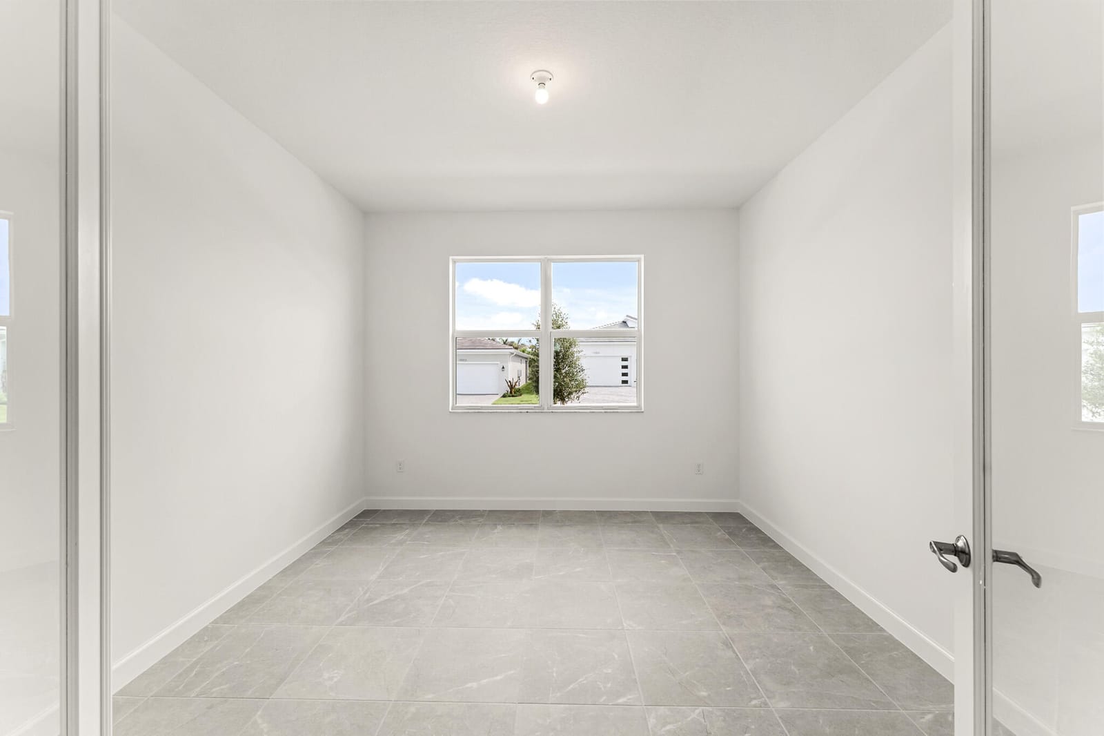 12033 SW Pantone Street — photo 3