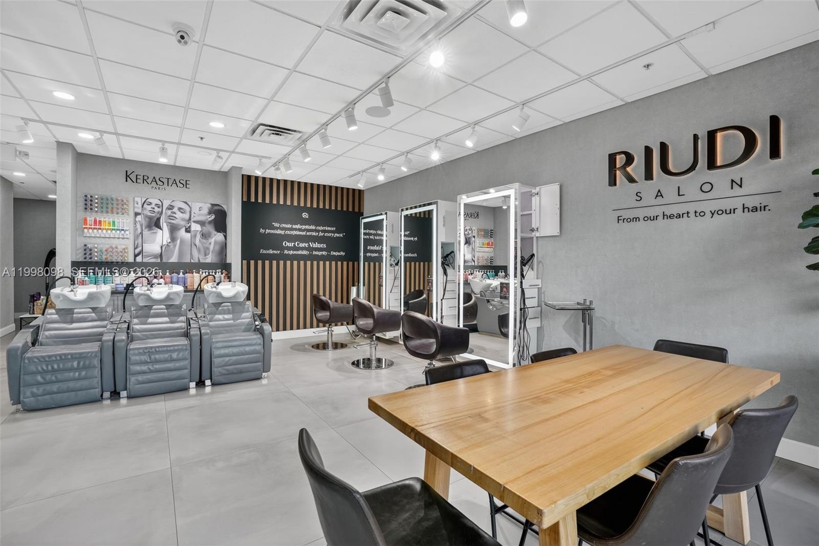 Beauty Salon Beauty Salon For Sale In Hialeah, Hialeah, FL 33015, Hialeah