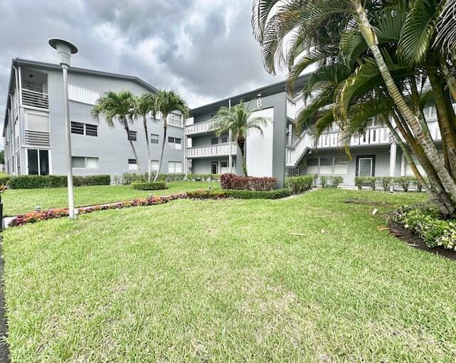 65 Suffolk B, Boca Raton, FL 33434 - photo 1 of 30