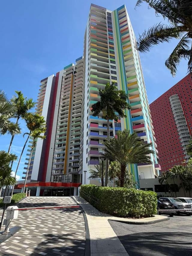1581 Brickell Avenue 406, Villa Regina, Miami, FL