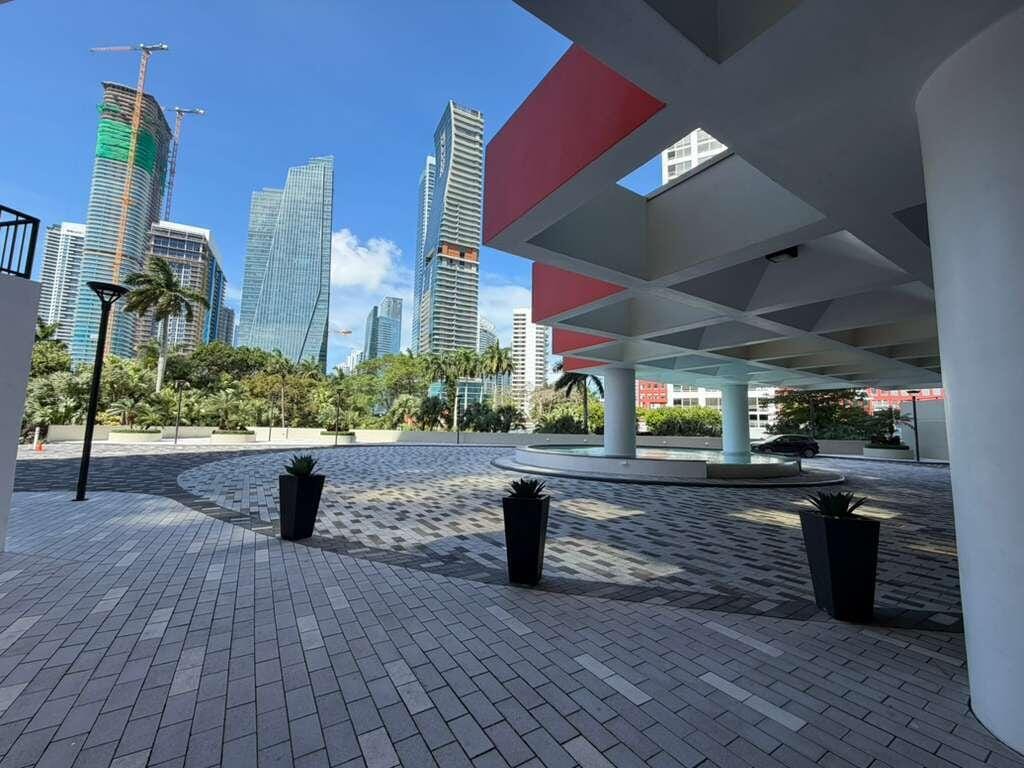 1581 Brickell Avenue 406 — photo 2