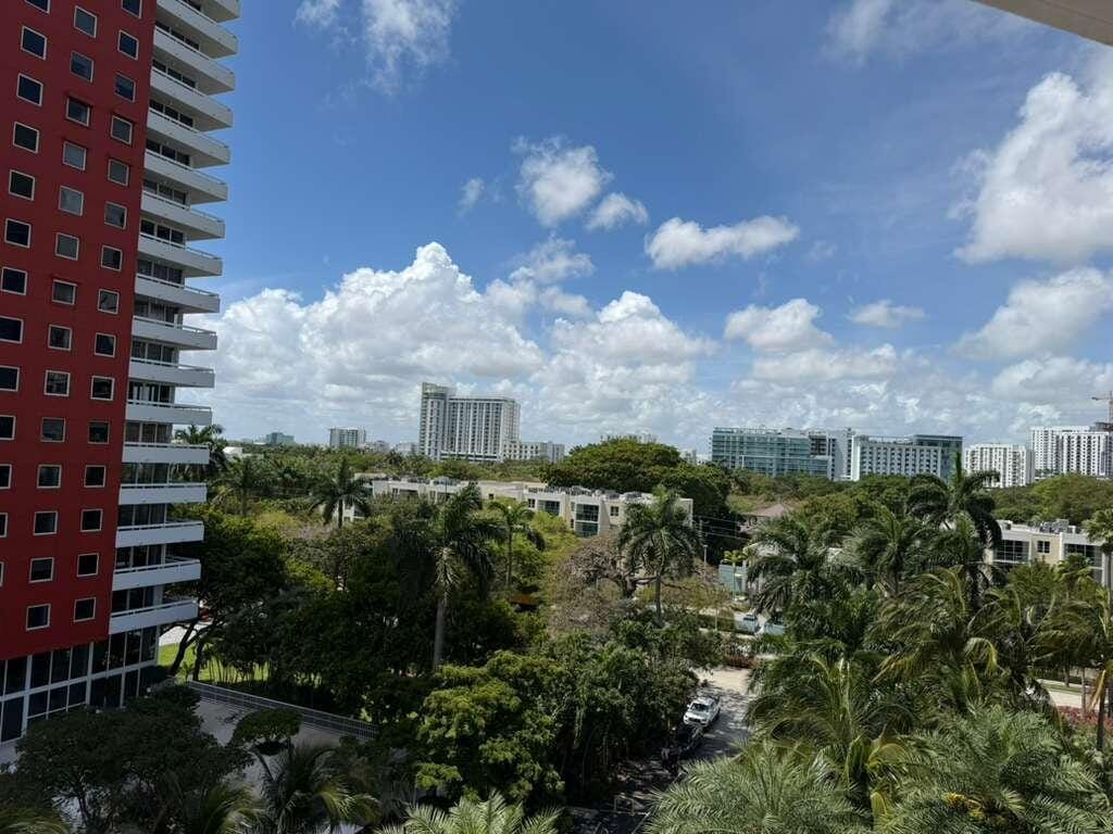 1581 Brickell Avenue 406 — photo 3