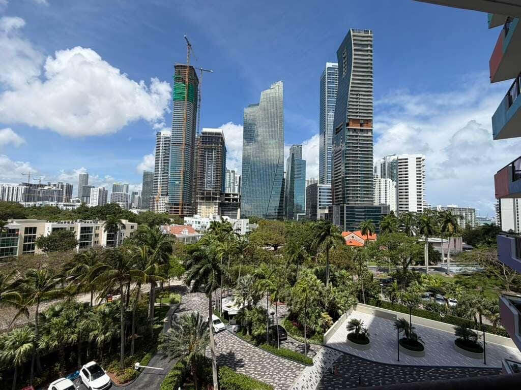 1581 Brickell Avenue 406 — photo 4