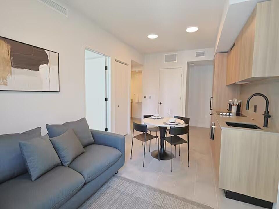 121 NE 5th Street 1506 — photo 2