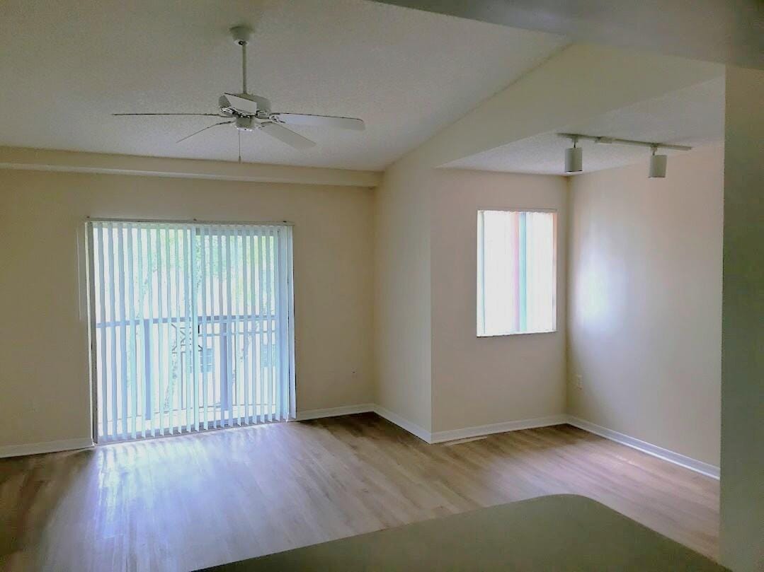 4195 N Haverhill Road 324 — photo 5