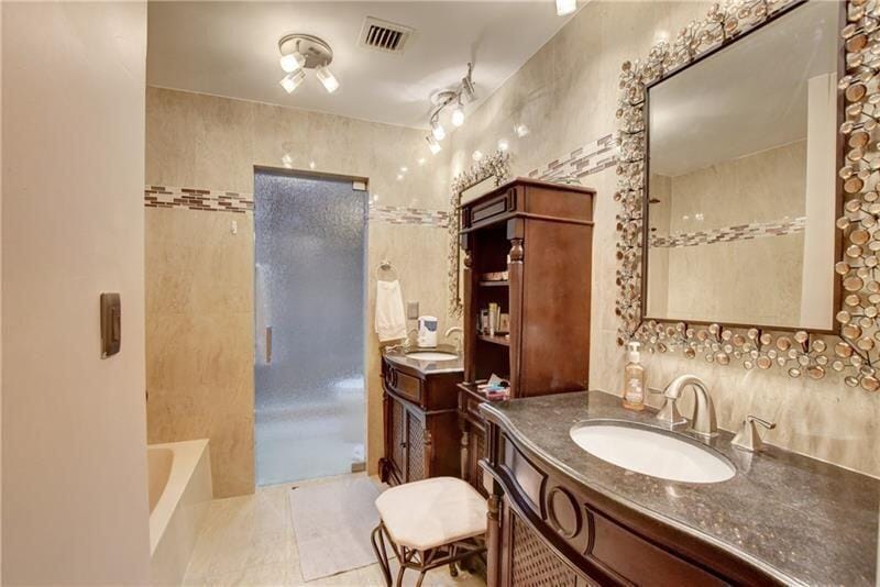 7448 La Paz Boulevard 104, Boca Raton, FL 33433 photo 13