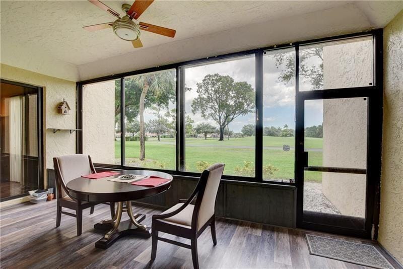7448 La Paz Boulevard 104 — photo 4