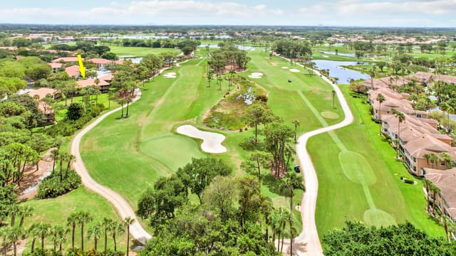302 Brackenwood Circle, sold in Golf Villas Condo, Palm Beach Gardens, FL