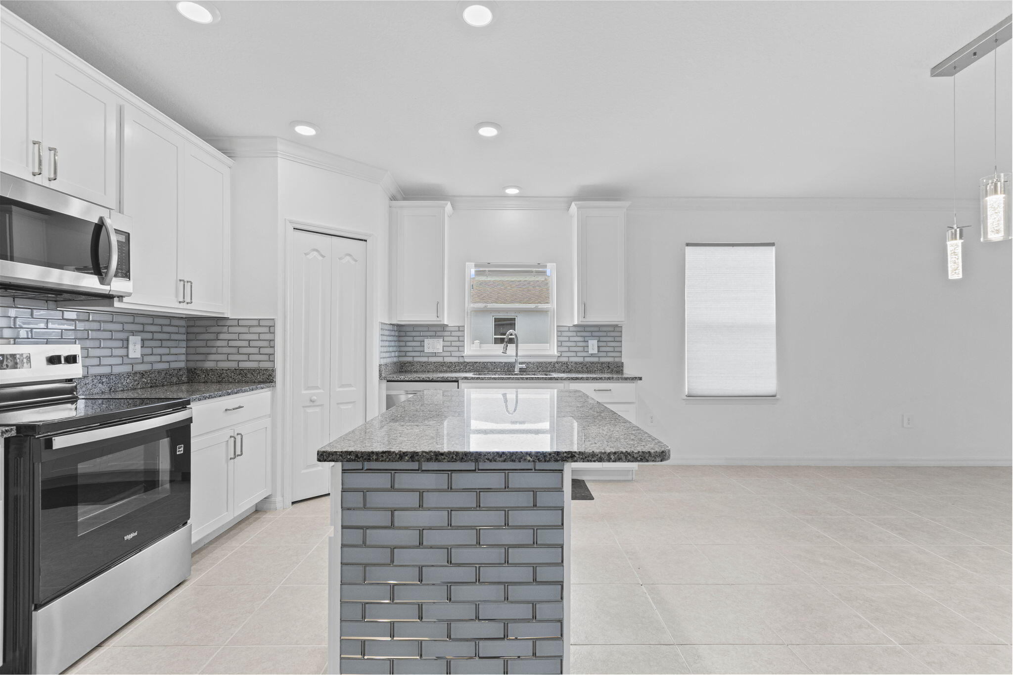 681 SW Millard Drive — photo 11