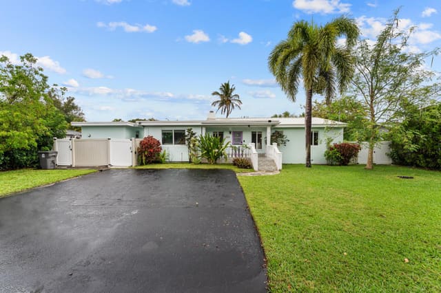 3179 Melaleuca Road, sold in Madden Lake, West Palm Beach, FL