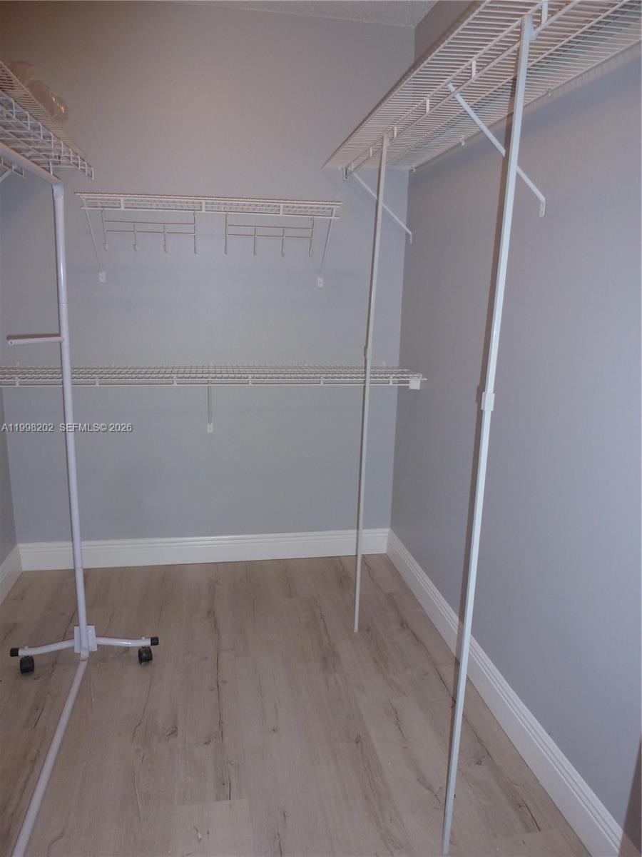220 Lakeview Drive 301 — photo 5