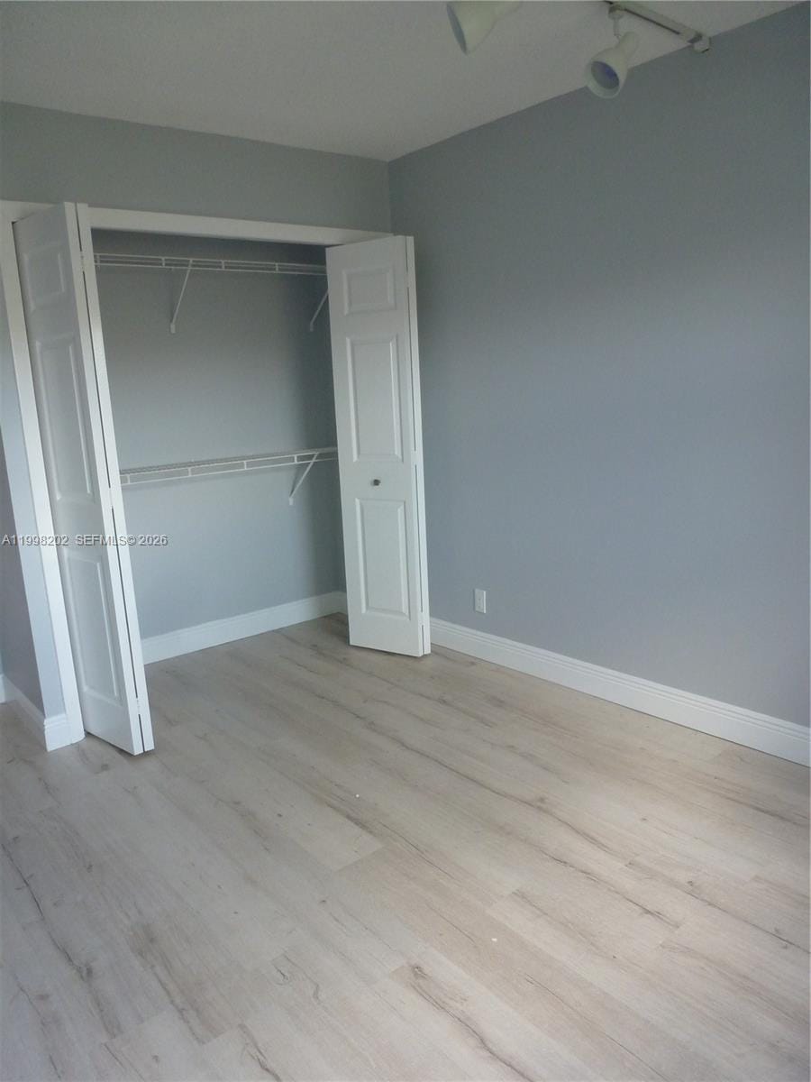 220 Lakeview Drive 301 — photo 8
