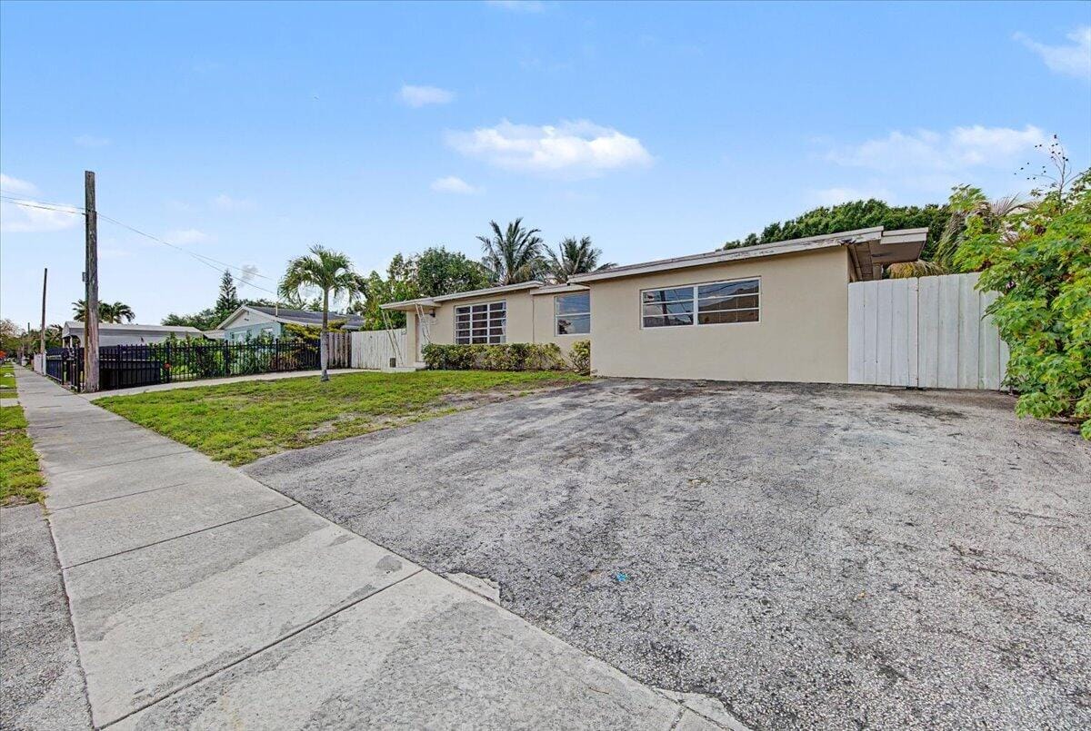 4410 SW 30th Street, West Park, FL 33023 photo 3