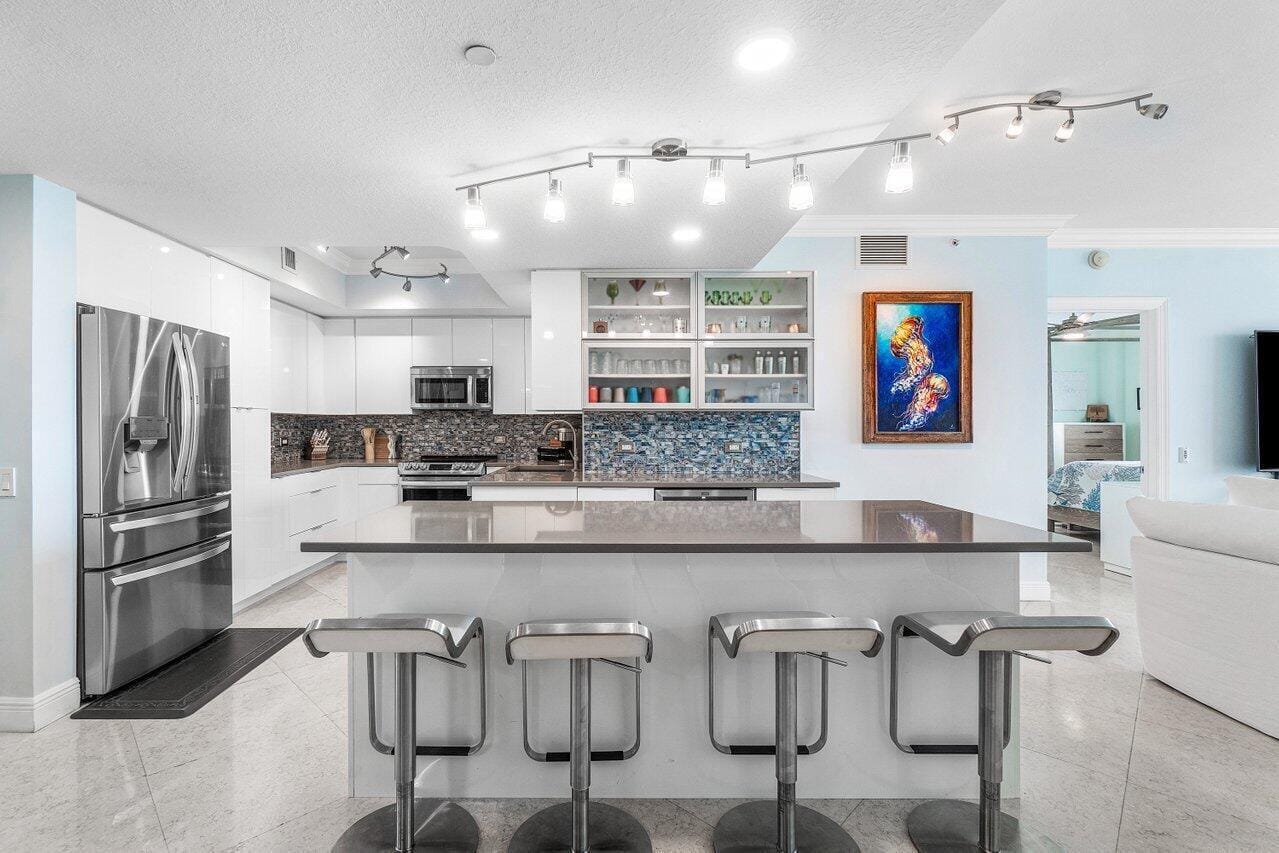 2650 Lake Shore Drive 701, West Palm Beach, FL 33404