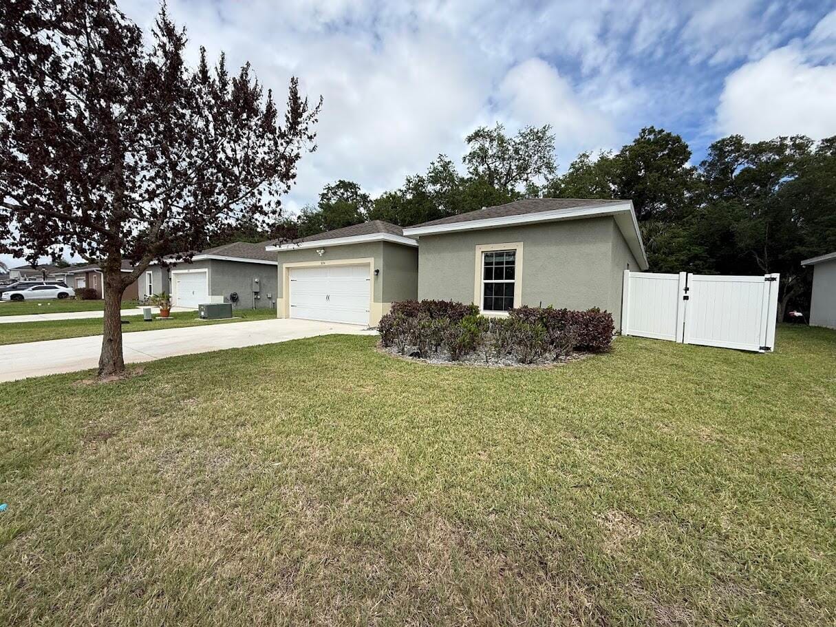 5234 Oakland Lake Circle, Fort Pierce, FL 34951