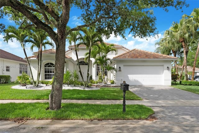 3085 Lakewood Circle, sold in Sector 7 South, Weston, FL