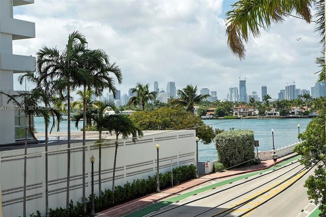 1 Century Lane 303, Miami Beach, FL 33139