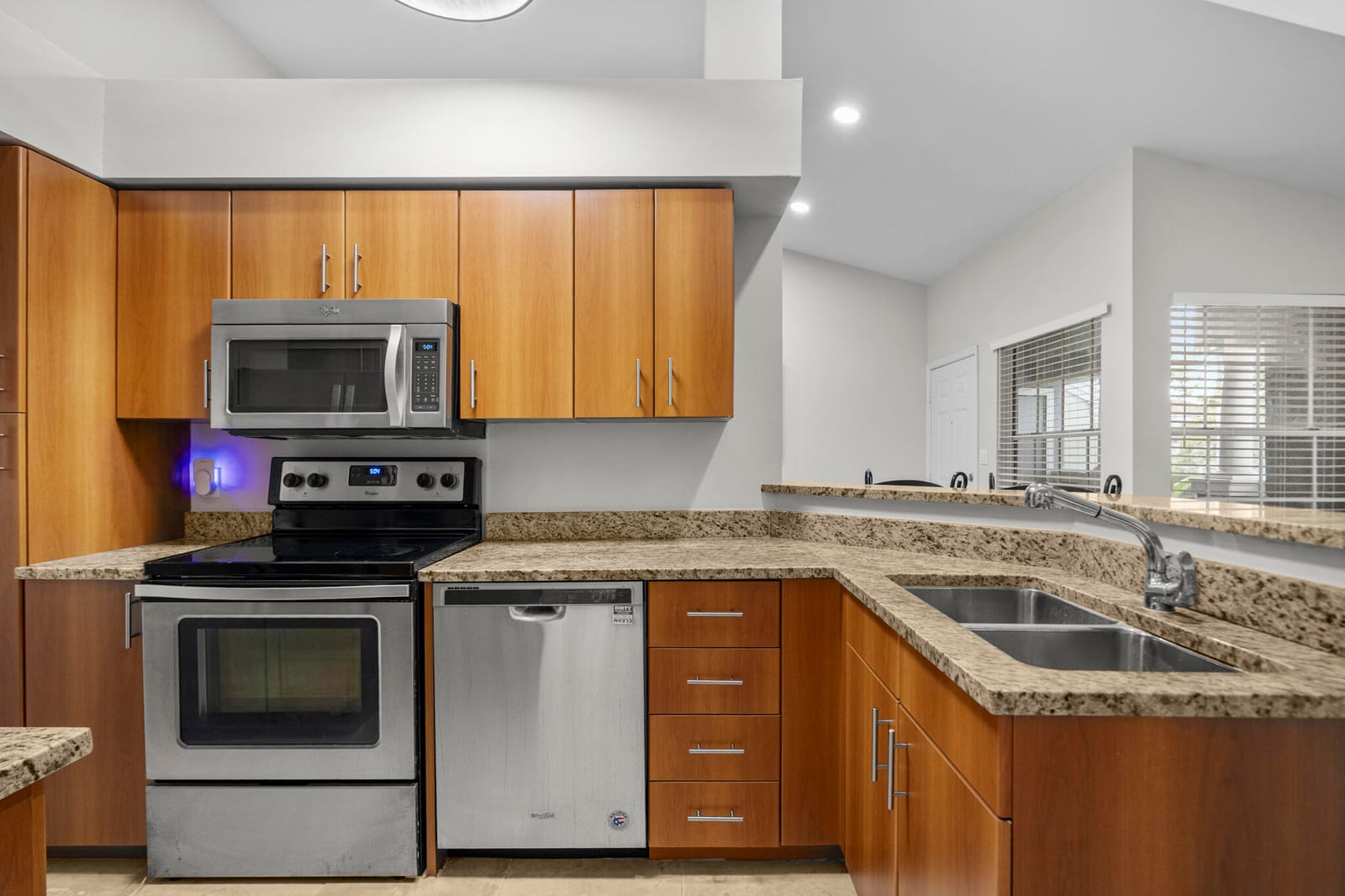 1000 Crystal Way L — photo 4