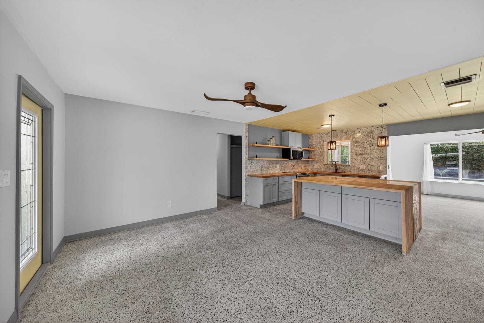 818 NW 28th Court — photo 4
