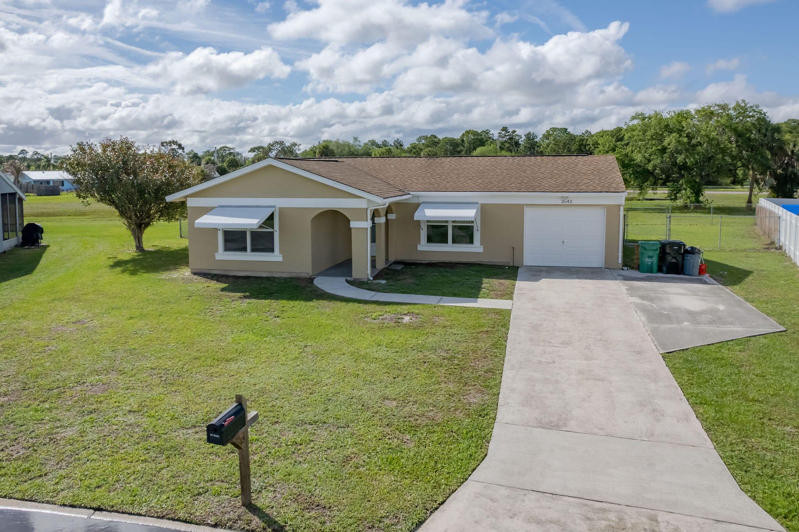 2042 SE Oxmoor Terrace, Port St. Lucie, FL 34952
