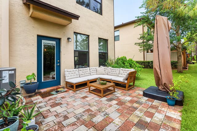 2350 Post Street, sold in Preston Square, Palm Springs, FL
