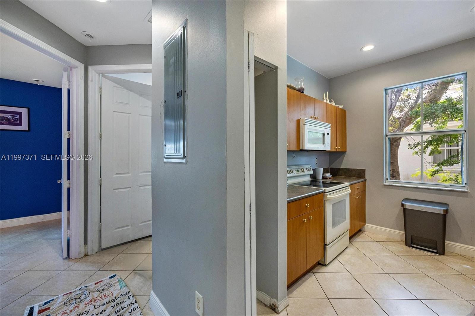 990 NE 42nd Place — photo 12