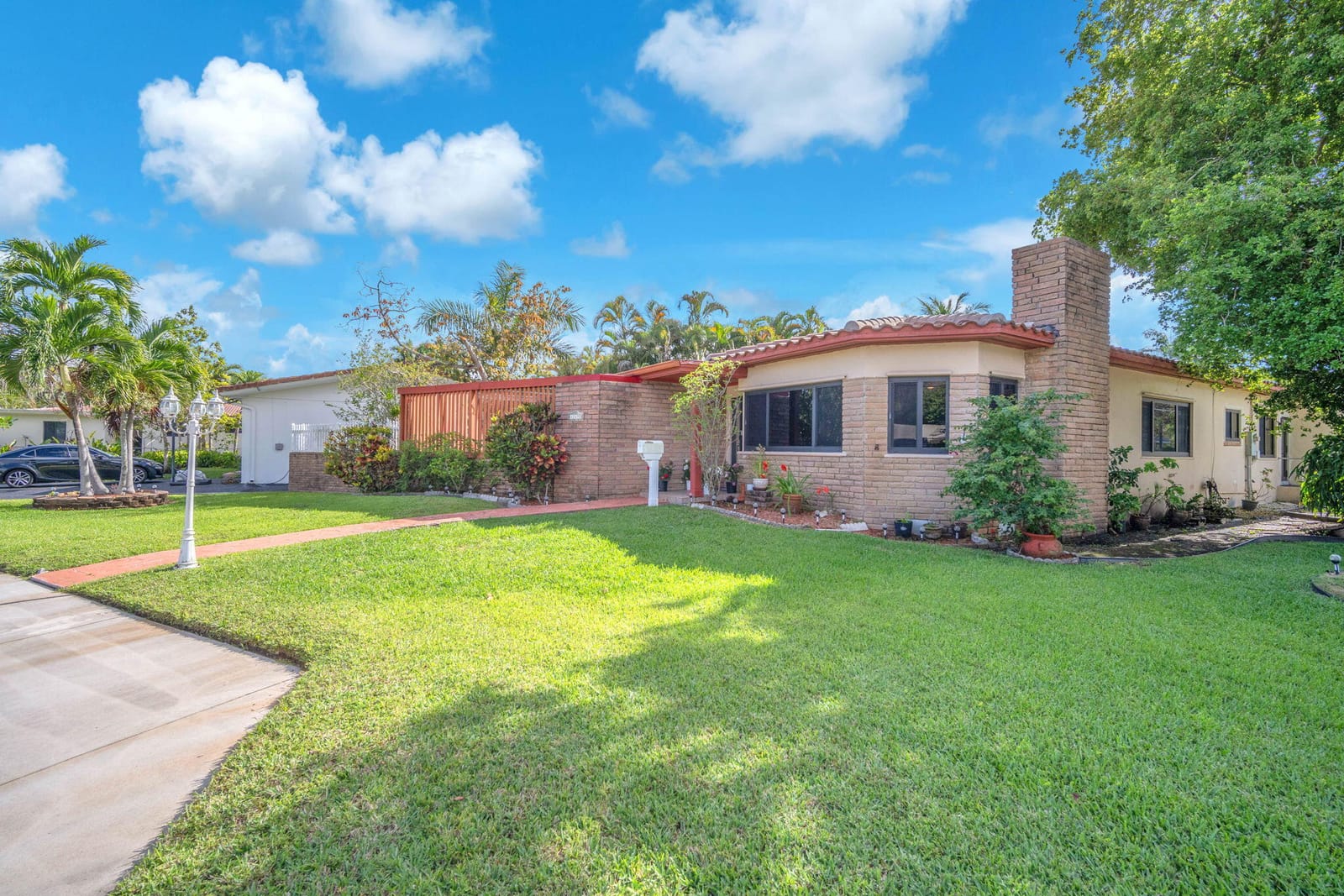 11490 W Biscayne Canal Road — photo 2