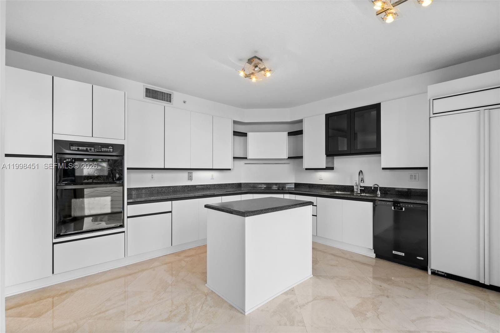 17555 Collins Avenue 406, Sunny Isles Beach, FL 33160 photo 19