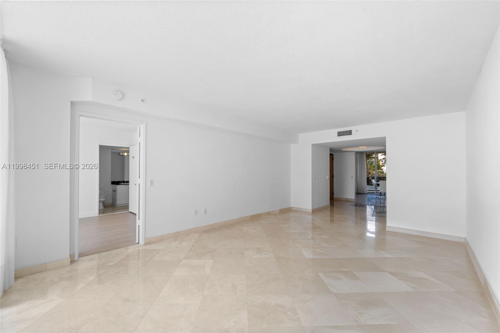 17555 Collins Avenue 406 — photo 5