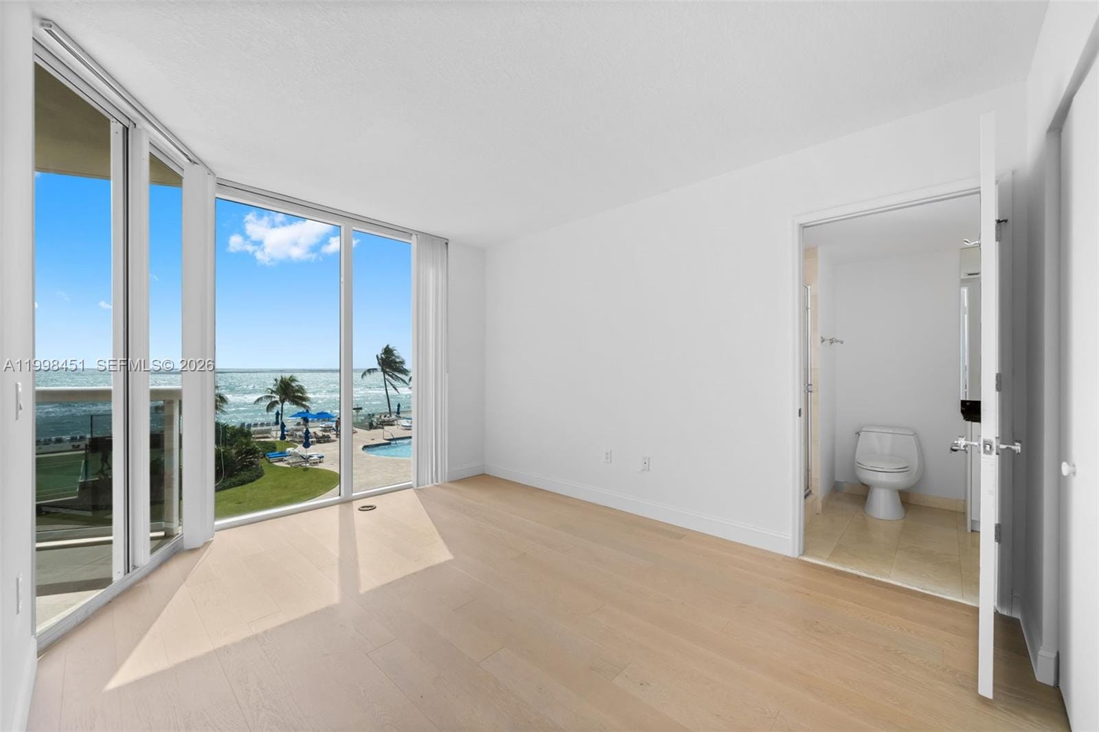 17555 Collins Avenue 406 — photo 7