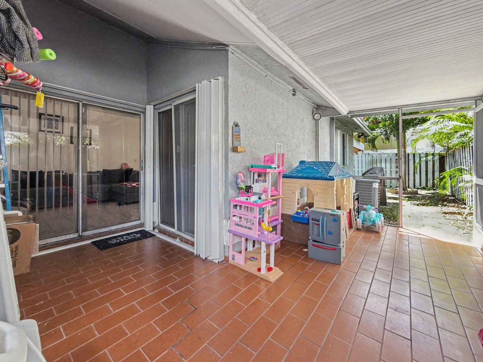 10151 NW 3rd Street, Pembroke Pines, FL 33026 photo 28