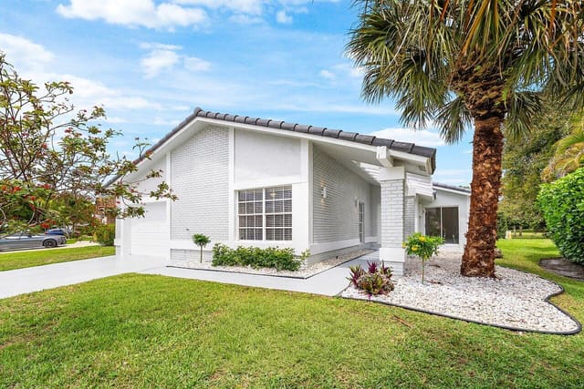 19635 Back 9 Drive, Boca Raton, FL 33498