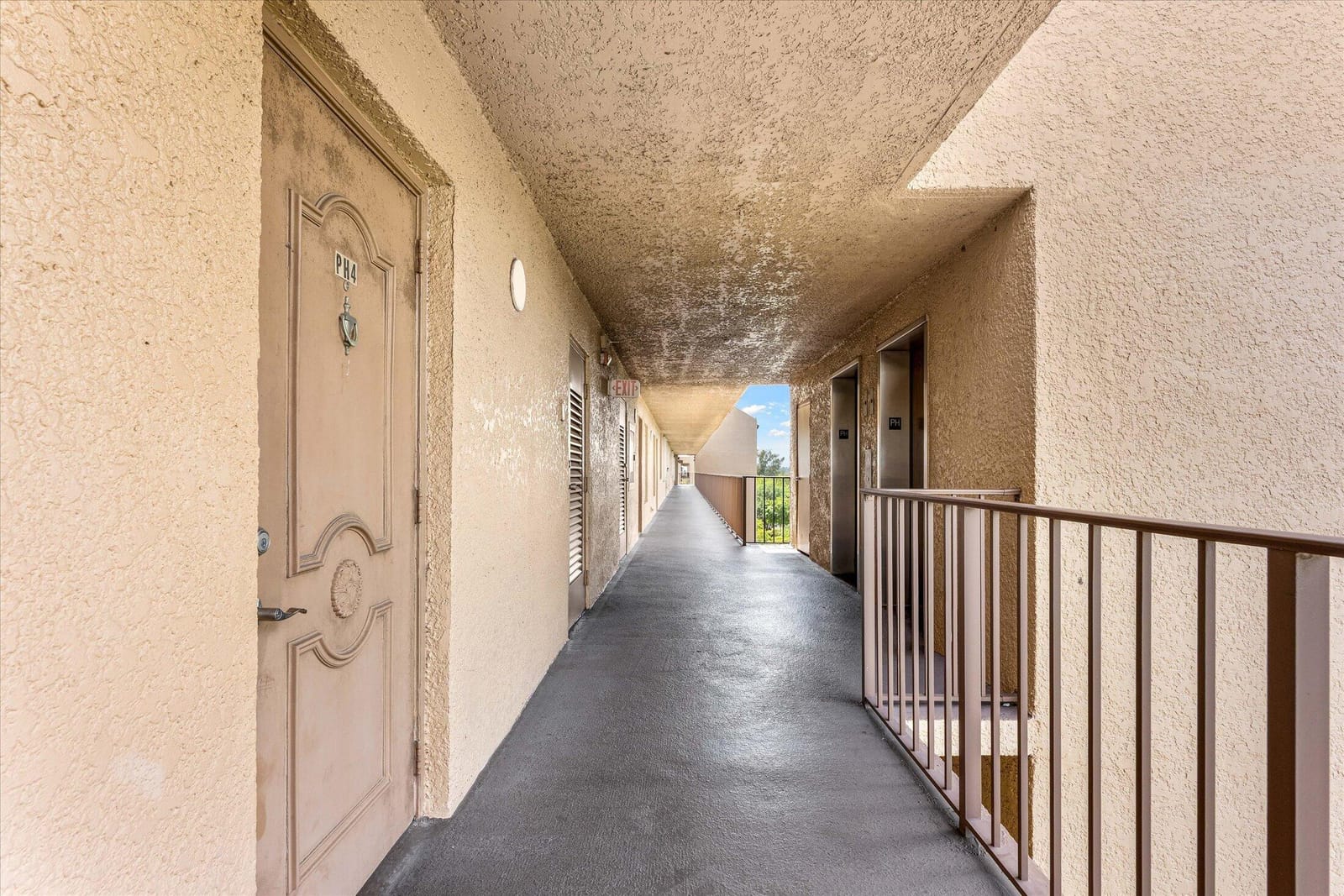 4570 NW 18th Avenue 704, Deerfield Beach, FL 33064 photo 3