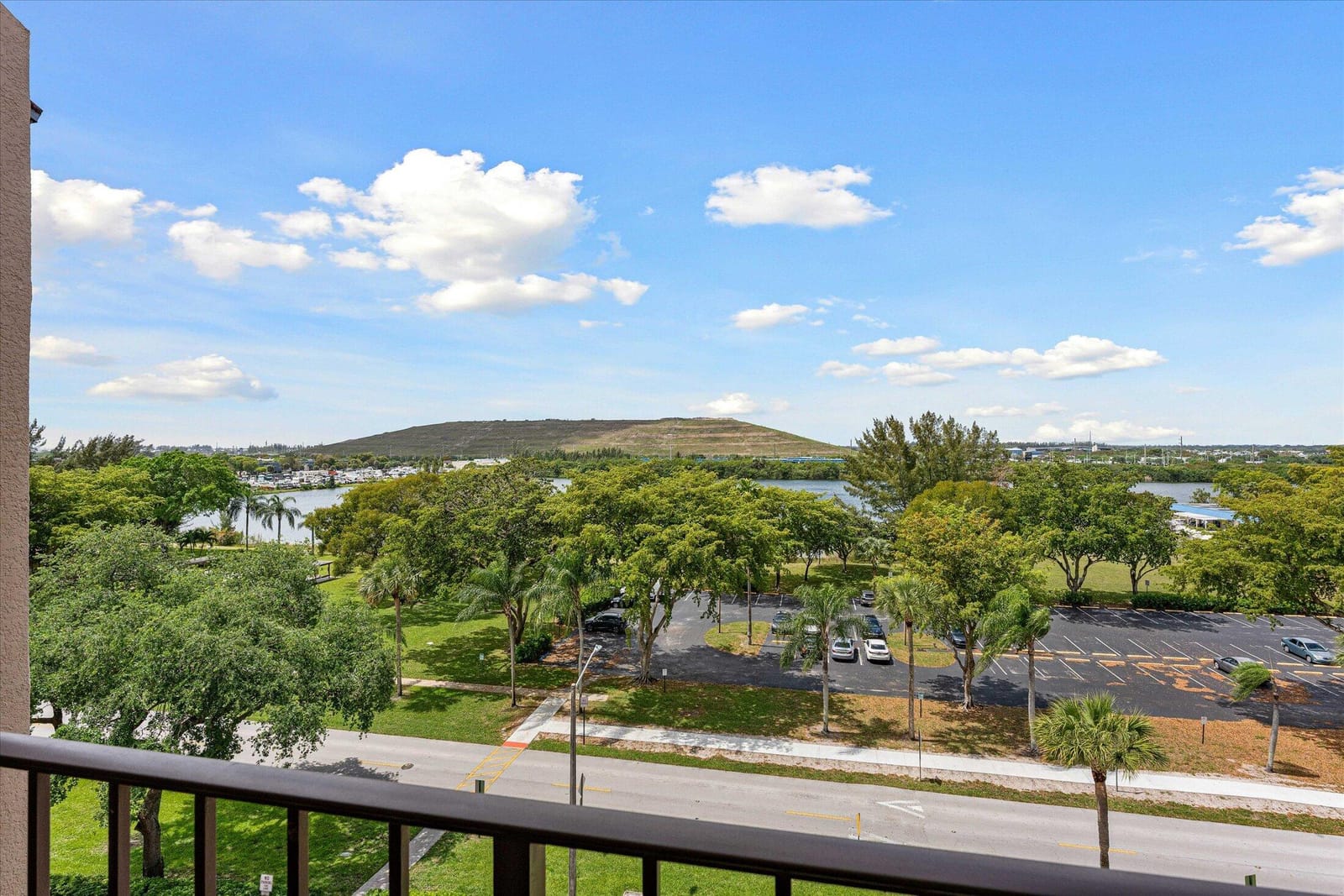 4570 NW 18th Avenue 704, Deerfield Beach, FL 33064 photo 4
