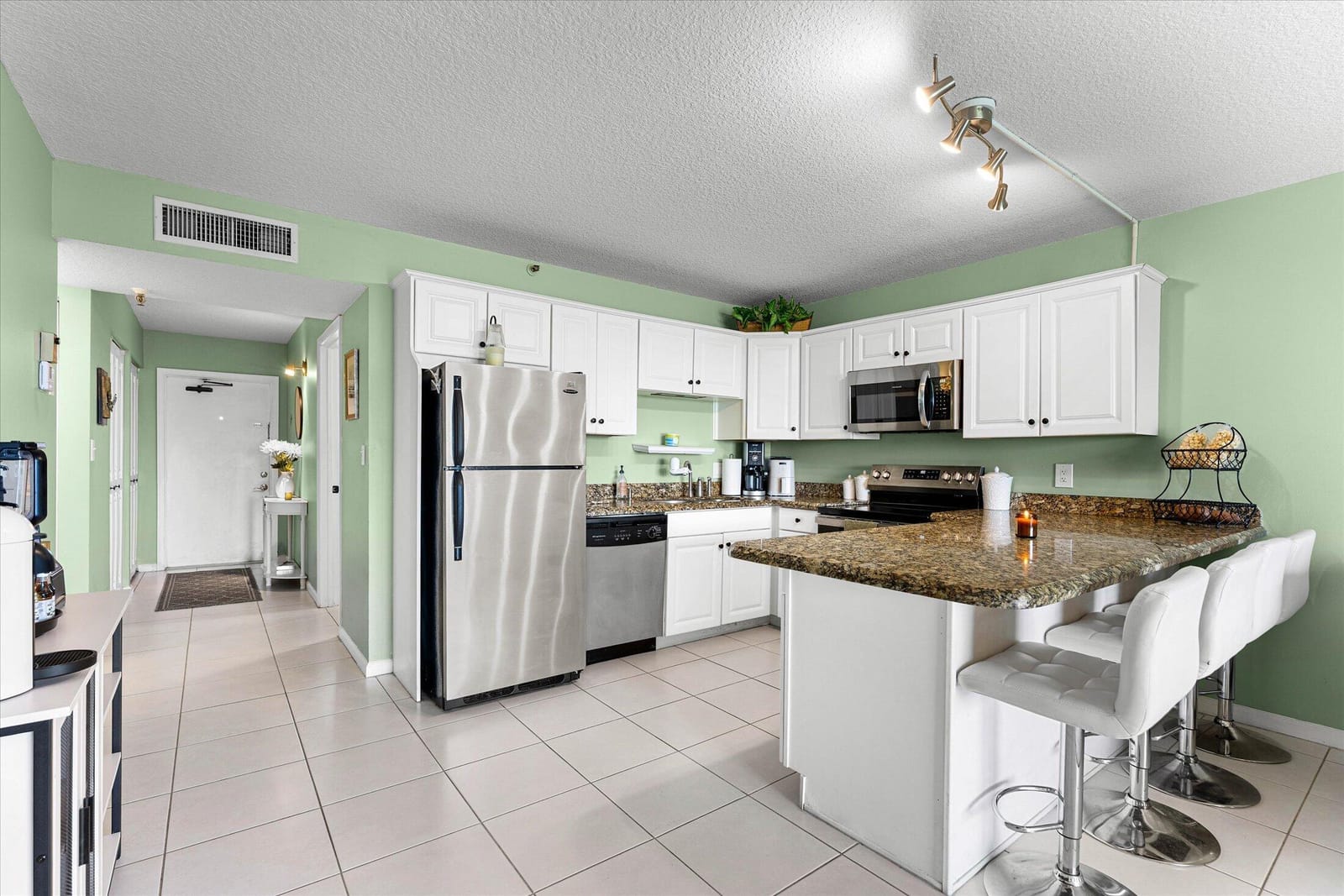 4570 NW 18th Avenue 704, Deerfield Beach, FL 33064 photo 7