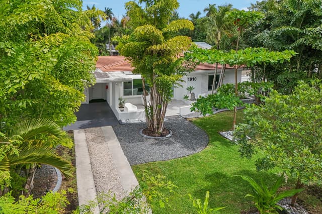 1910 NE 17th Terrace, Fort Lauderdale, FL 33305
