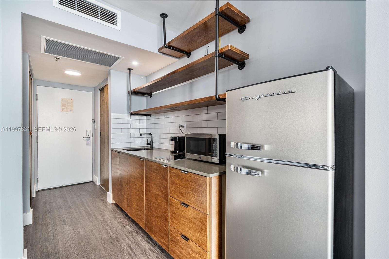 19201 Collins Avenue 324 — photo 2