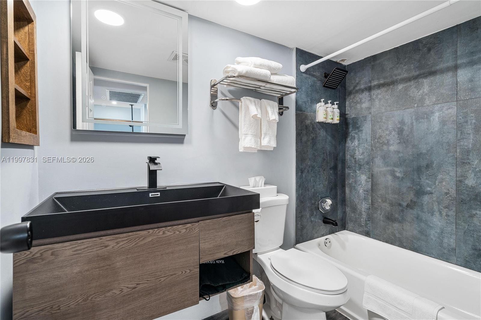19201 Collins Avenue 324 — photo 4