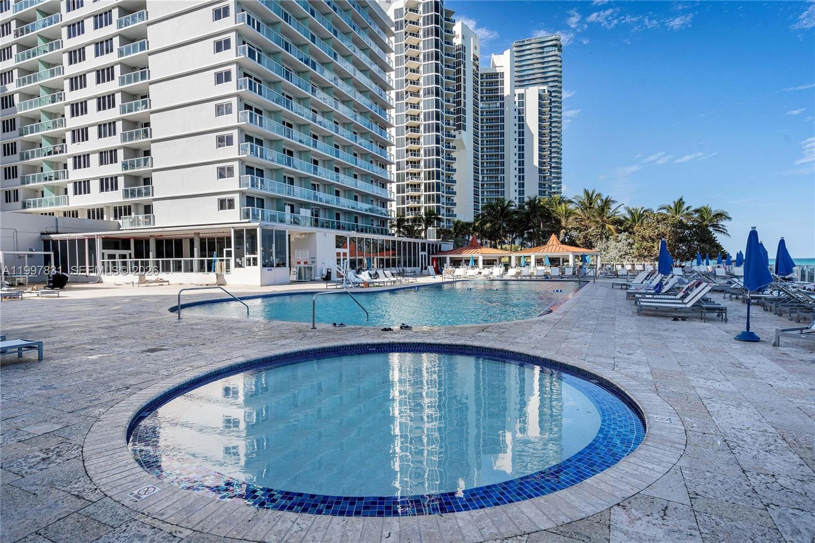19201 Collins Avenue 324 — photo 10