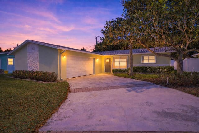 1963 Ocala Road, sold in Pleasant Ridge, North Palm Beach, FL