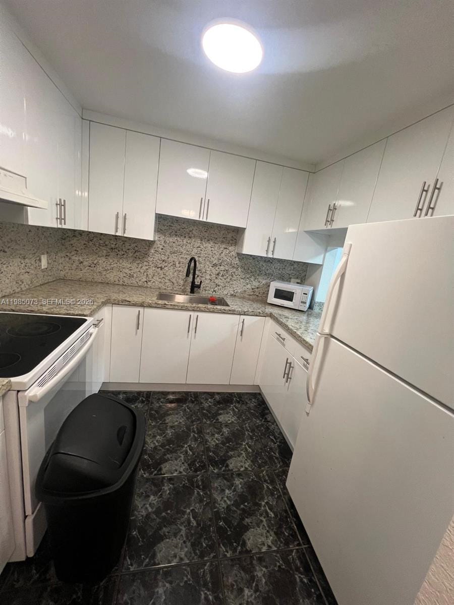 1900 W 68th Street D207 — photo 11