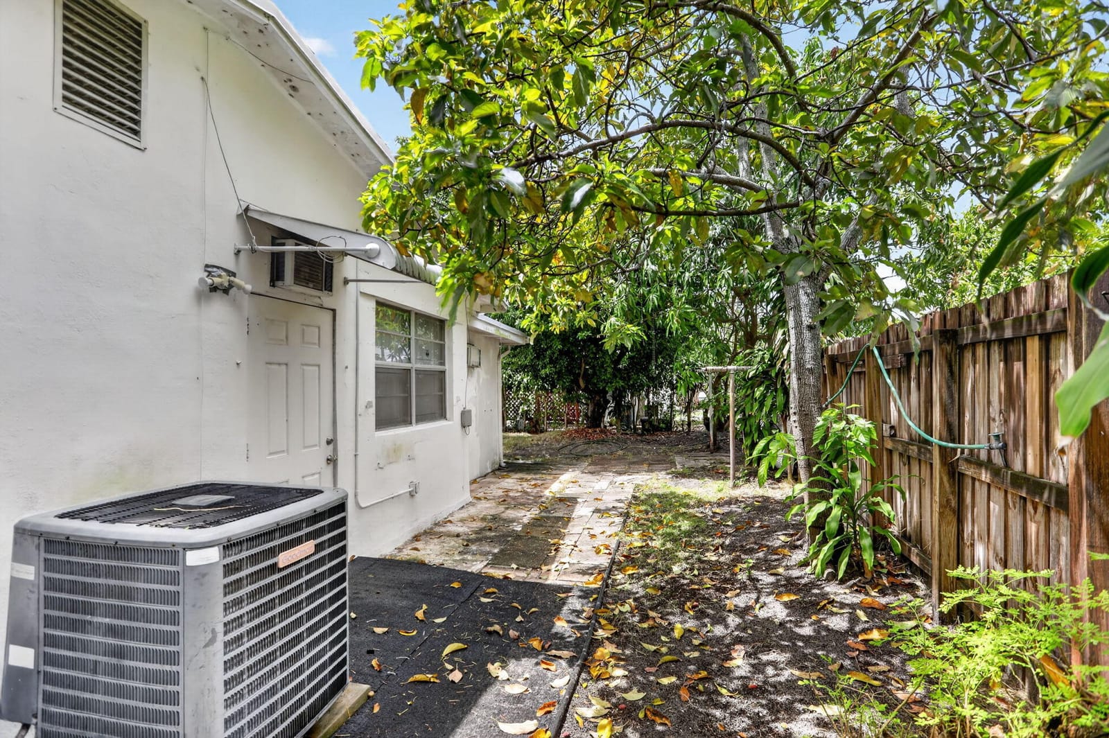 2411 NE 10th Terrace, Pompano Beach, FL 33064 photo 28