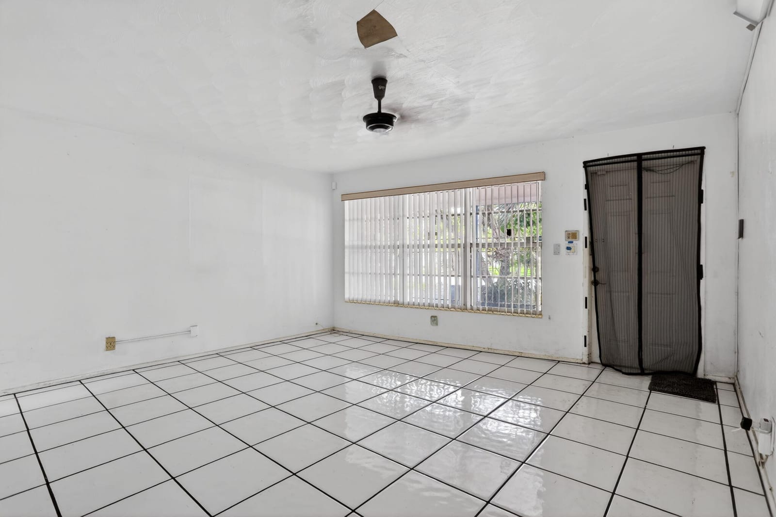 2411 NE 10th Terrace, Pompano Beach, FL 33064 photo 4
